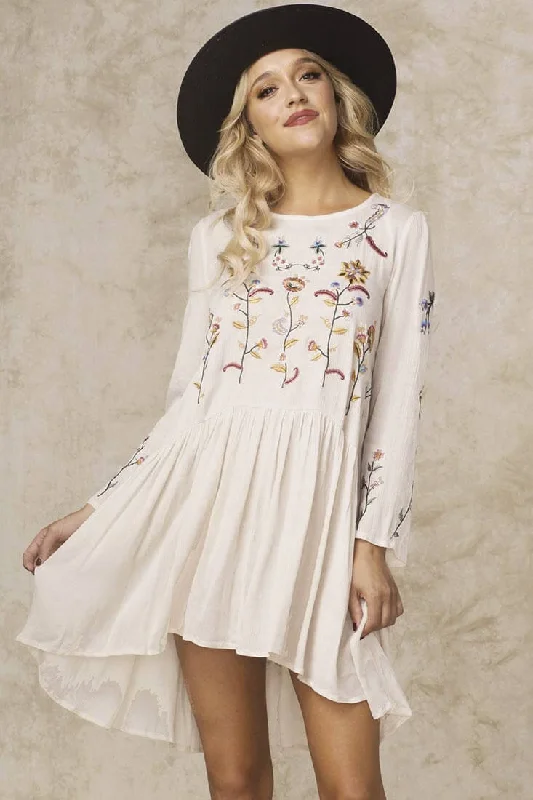 Este Emboridered Floral Boho Dress Beige